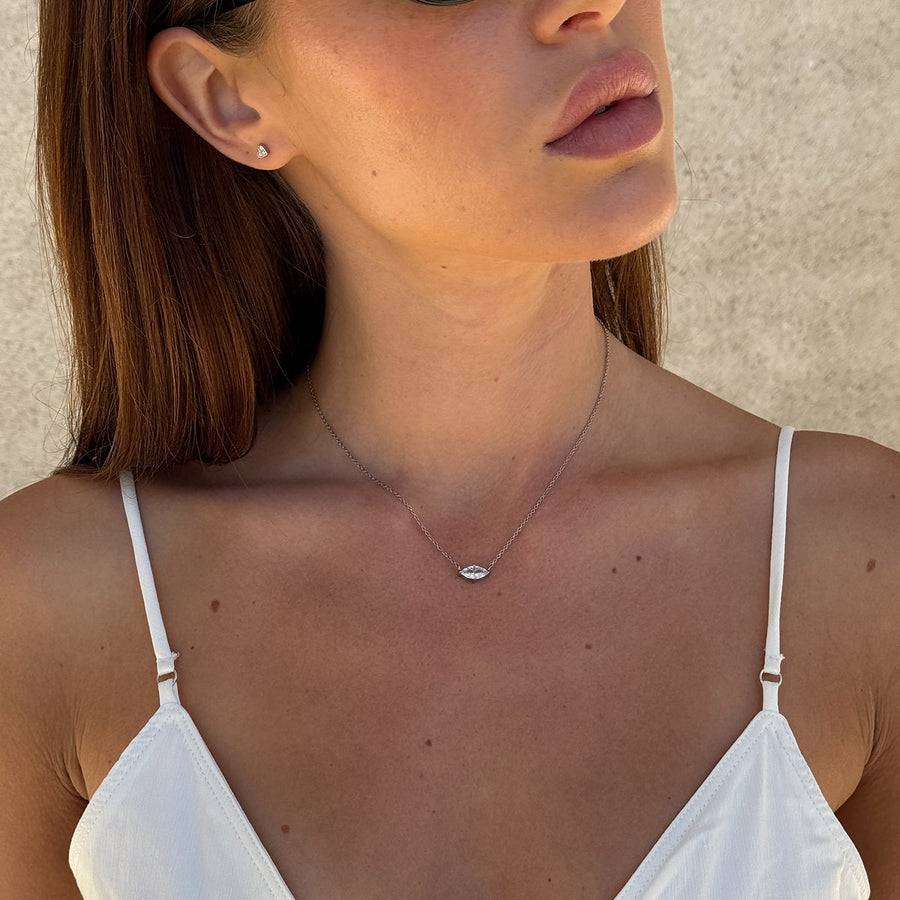 Floating Marquise Kristall Halsband Silverfärgad