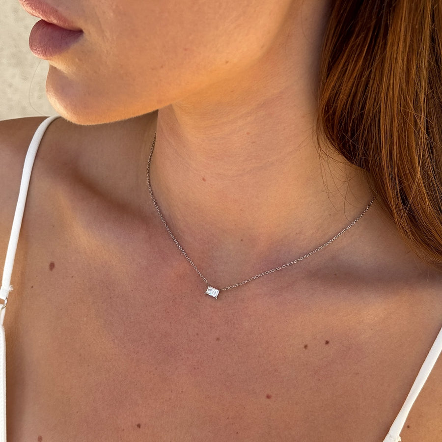Floating Emerald Kristall Halsband Silverfärgad